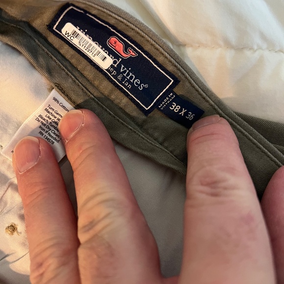 Vinyard Vines. 2 pairs - Picture 4 of 7